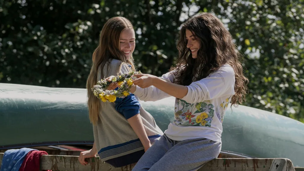 Ella Rubin and Amelie Hoeferle as Annie and Ramona in sterling point