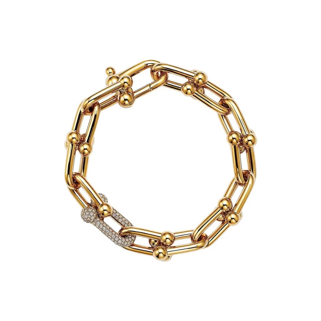 The Tiffany Hardware Large Link Bracelet in yellow gold with diamonds
