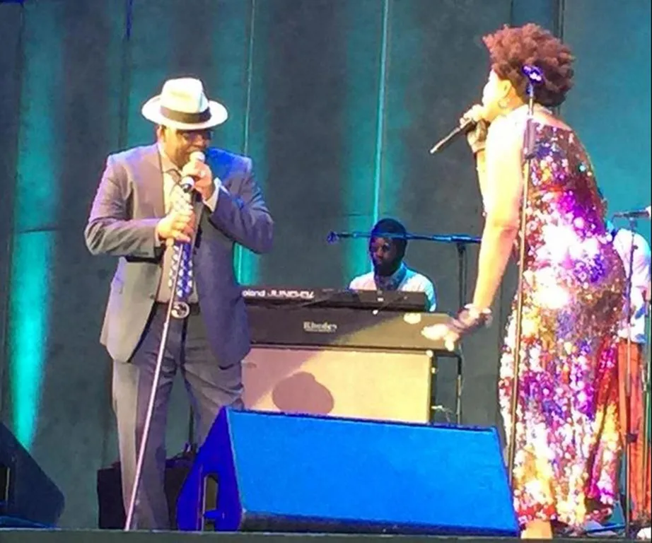 Bobby Brown's first performance since Bobbi Kristina's death