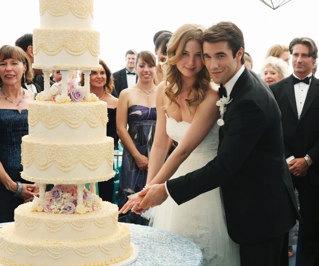 Revenge stars Emily Van Camp and Josh Bowman's wedding on the show.