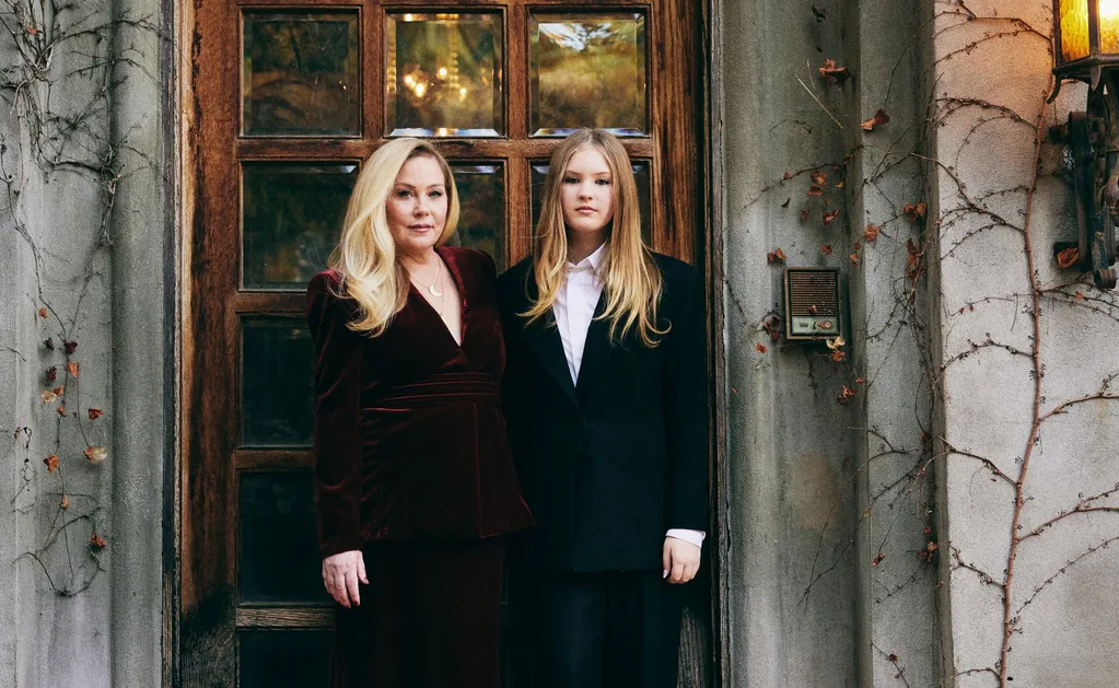 Christina applegate and daughter Sadie stand side by side. Sadie was POTS disorder.