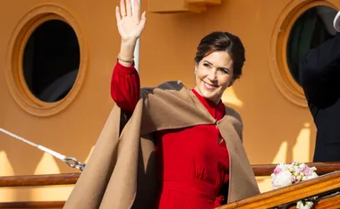Queen Mary of Denmark looks fresh-faced at age 52. Here’s her anti-aging secrets