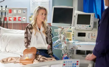 Justin visits Claudia in hospital