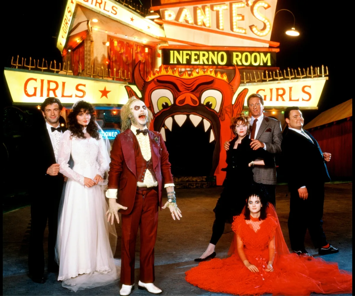 The cast of Beetlejuice Alec Baldwin, Geena Davis, Michael Keaton, Catherine O'Hara, Jeffrey Jones, Glenn Shadix and Winona Ryder.