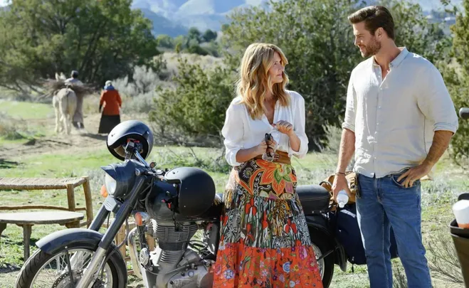 Laura Dern & Liam Hemsworth play lovers in new Netflix movie, ‘Lonely Planet’