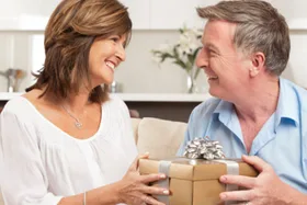 With the Bradford Exchange giving personalised gifts is easy.