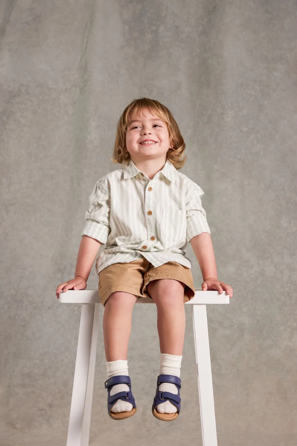 Little boy wearing Clarks Seth Sandals