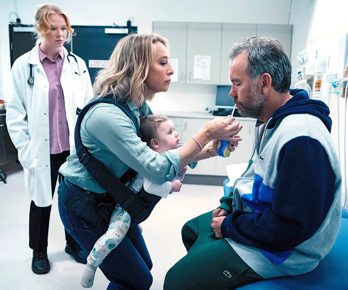 Renee (Asher Keddie) and Plum (Brendan Cowell) in Plum.