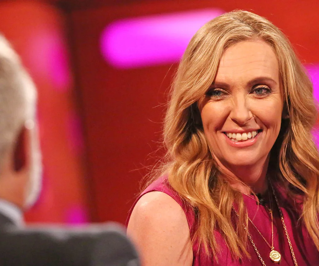 Toni Collette being interviewed by Graham Norton on his chat show.