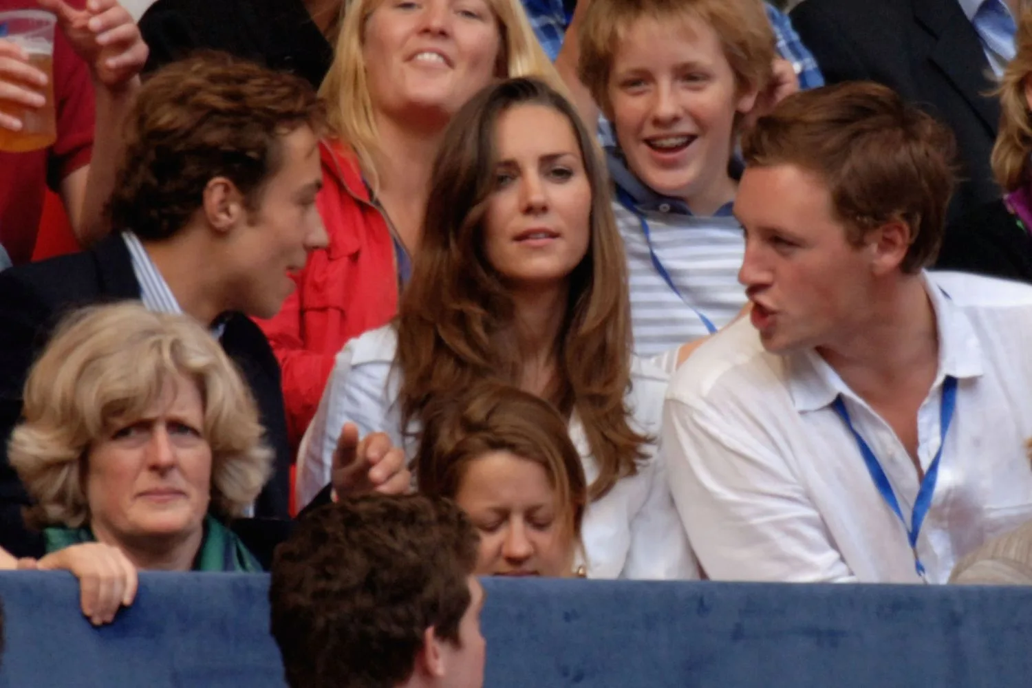 Kate and Will in a crowd