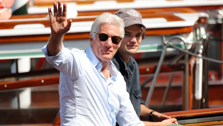 richard gere waving