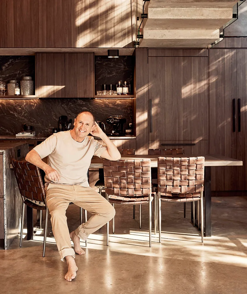 Larry Emdur has turned 60.