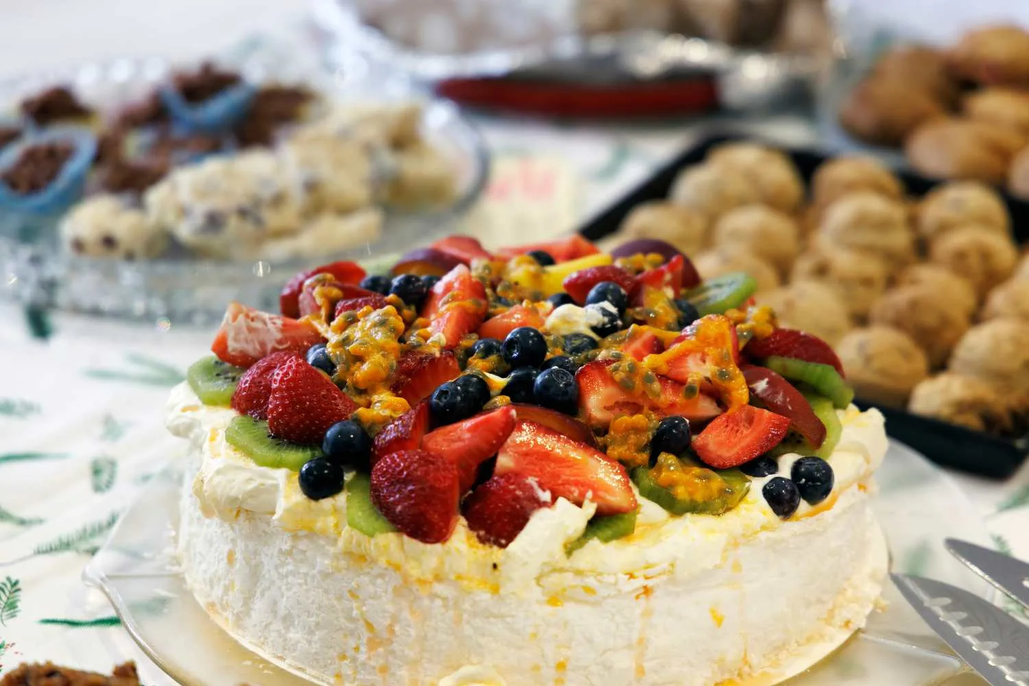 Christmas pavlova with berries and cream