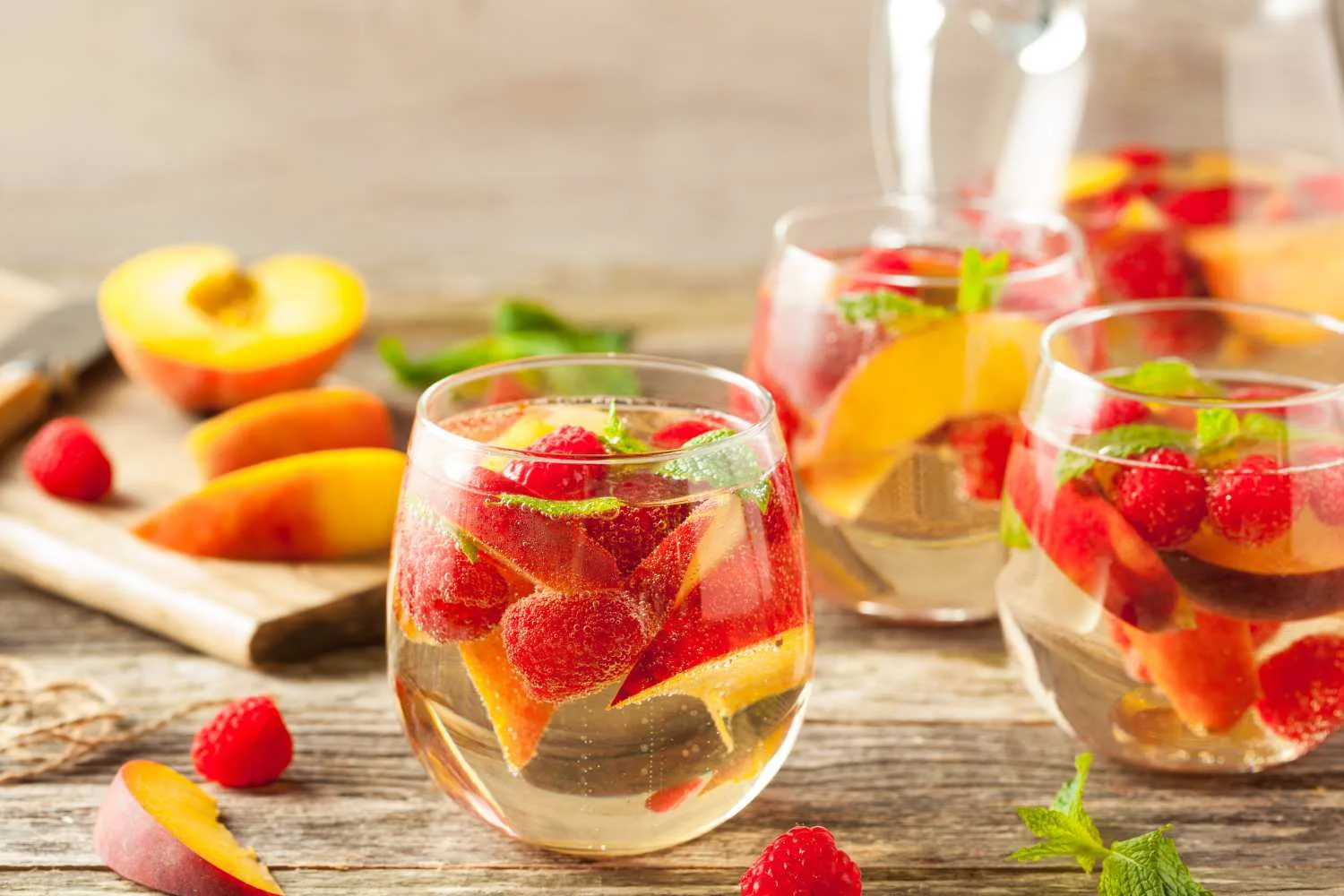 White summer sangria