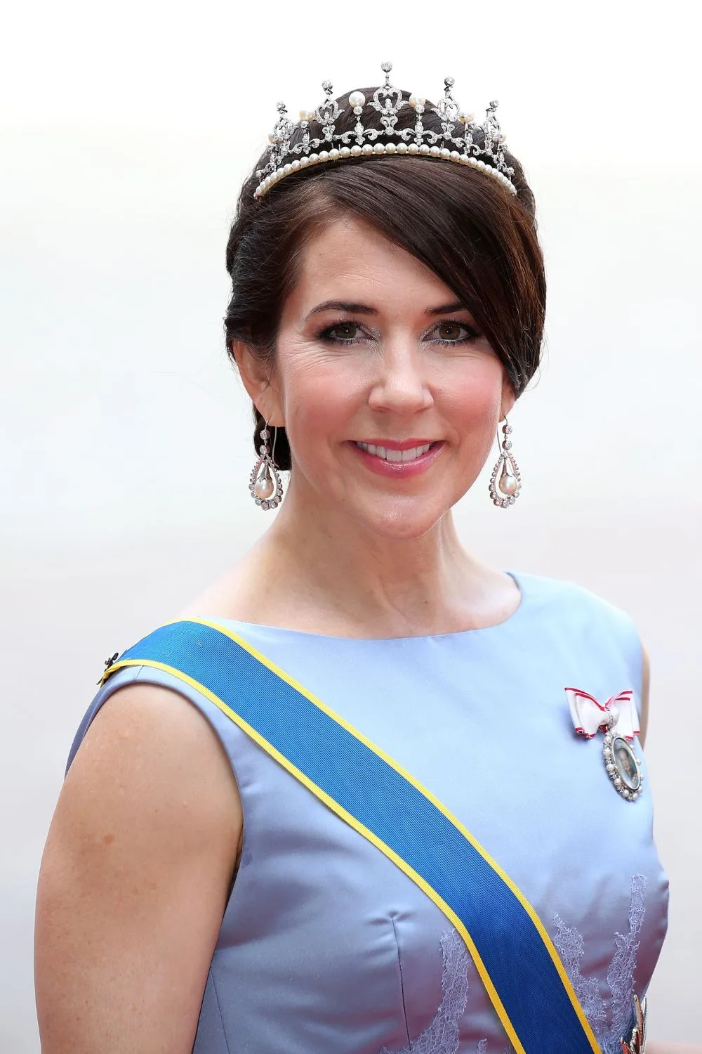 Queen Mary with pearl tiara 