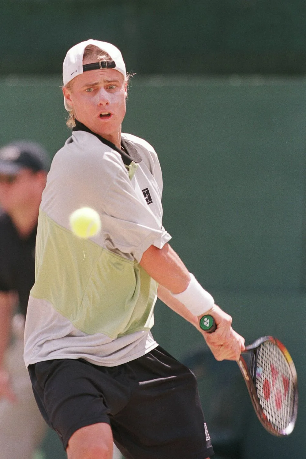 lleyton hewitt playing tennis