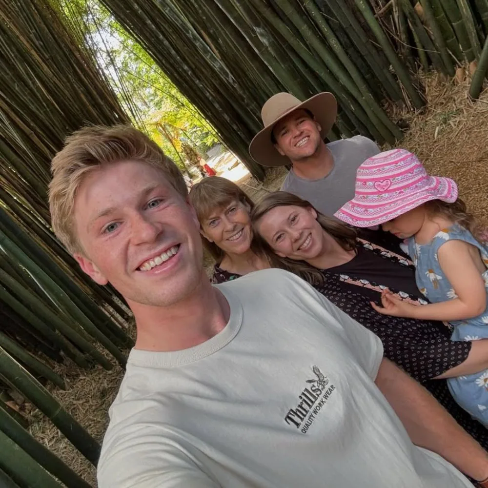 robert irwin bindi irwin, terri irwin, grace irwin and chandler powell