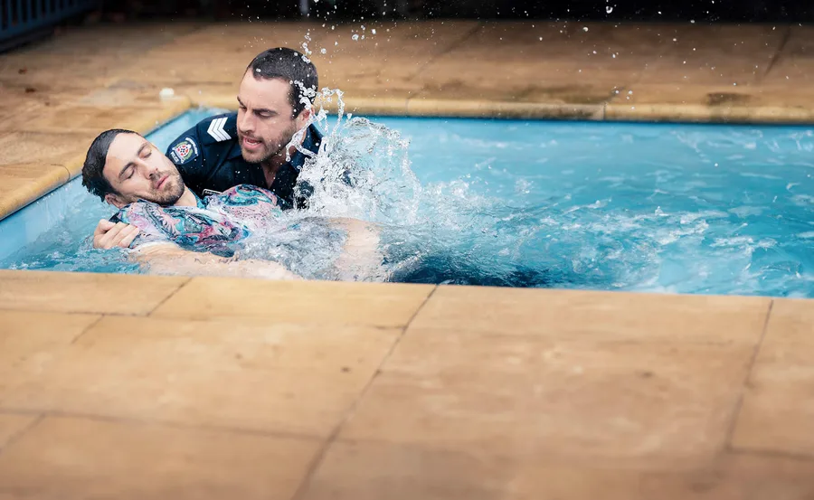 Aaron is in danger in Neighbours.