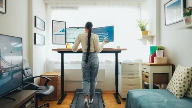I finally got my 10,000 steps in (all from my desk) thanks to a walking pad