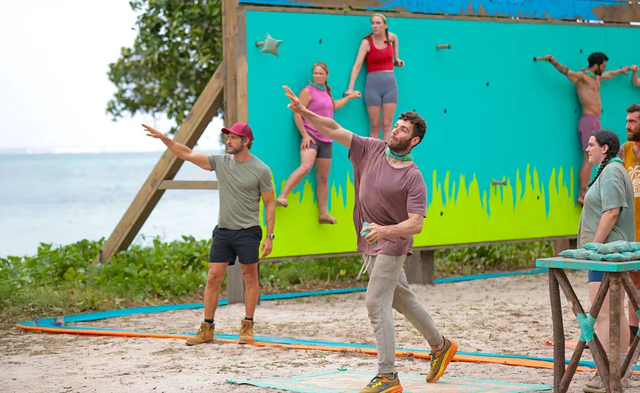 AJ makes a throw during a challenge in Australian Survivor: Brains V Brawn II.