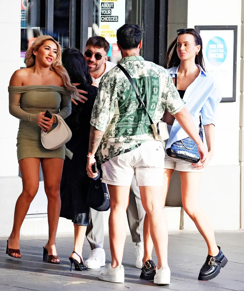 Awhina, Billy, Adrian and Sierah are seen hanging out in a break of filming.