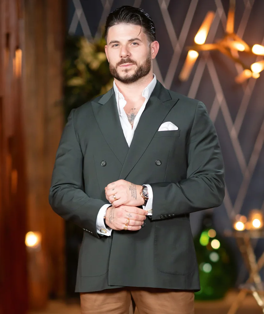 Paul from MAFS in a suit at the Dinner Party.
