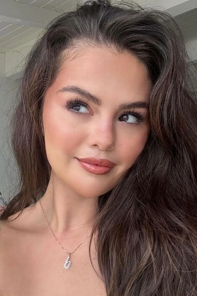 Selena Gomez instagram selfie