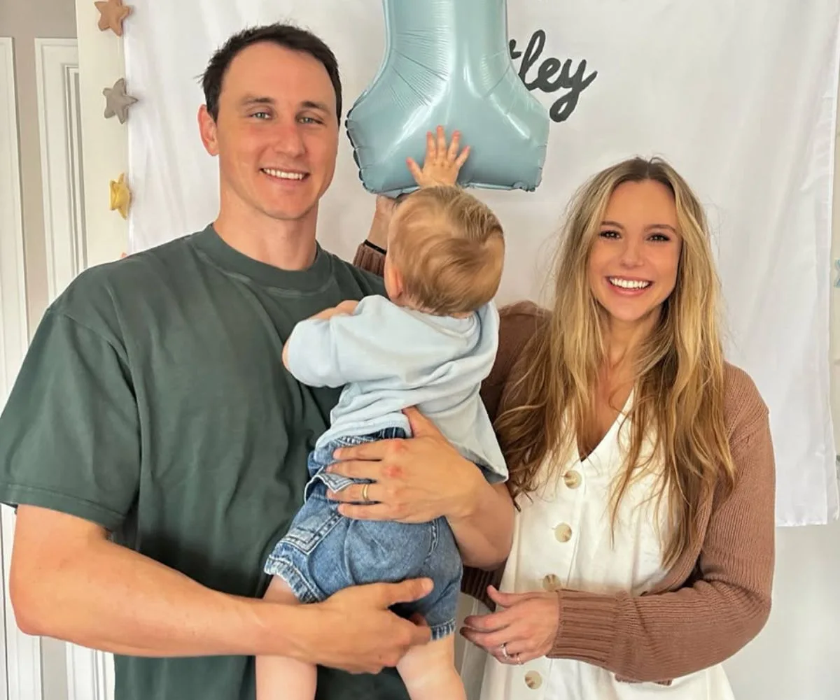 Cameron McEvoy with wife and son Hartley
