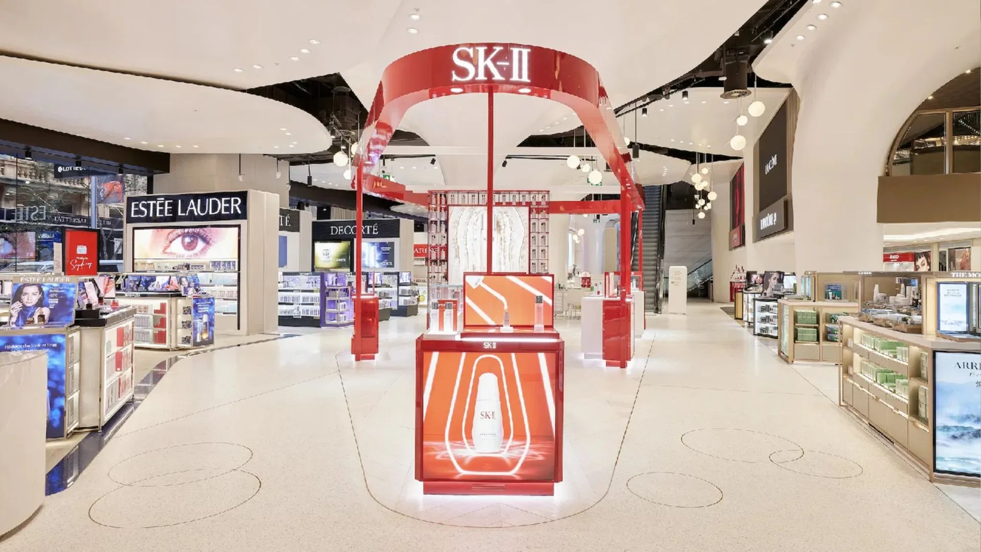 Lotte Duty Free offer an impressive range of products from luxury and beauty to alcohol and accessories