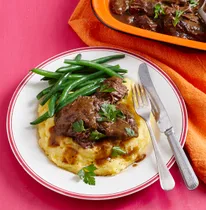 Braised beef cheeks in red wine