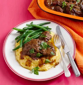 Braised beef cheeks in red wine