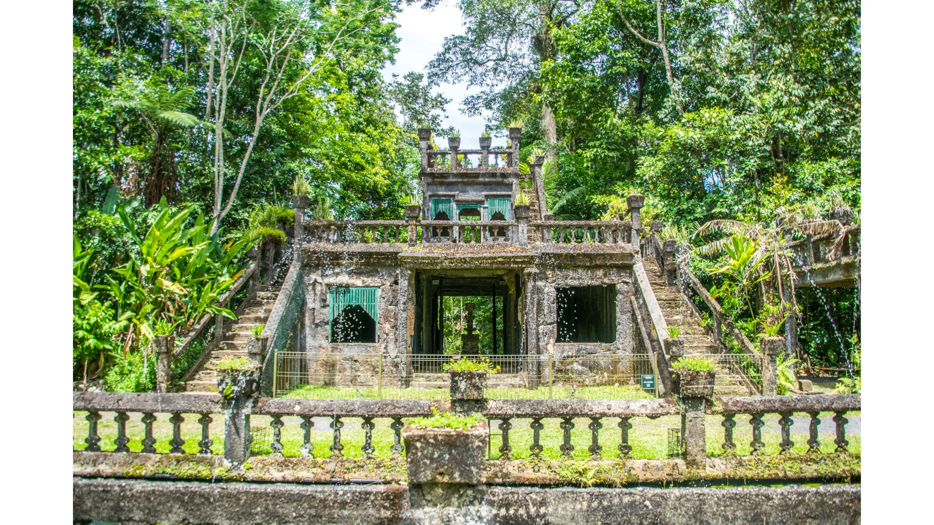 The ruins of the Spanish-style castle in Paronella Park.