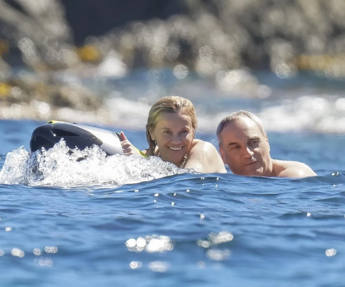 Reese Witherspoon is on holidays with potential hubby no.3 Now To Love