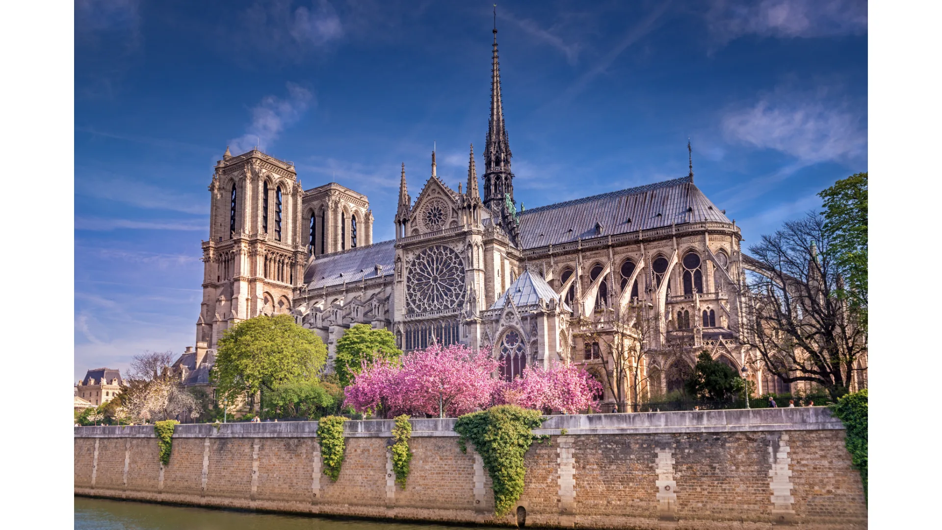 Cathédrale Notre-Dame de Paris as seen from the Seine River.