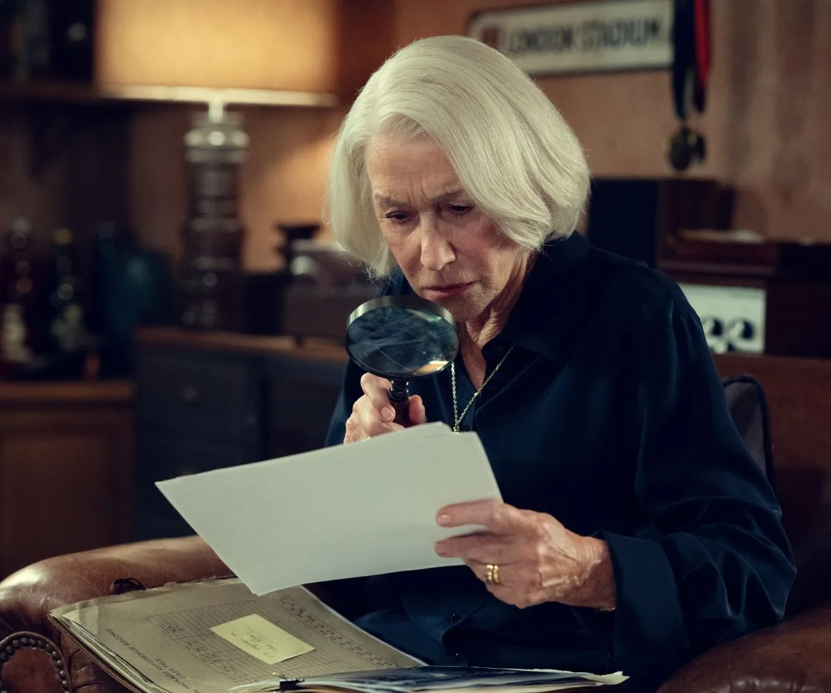 She's electric! Helen takes the lead as the cunning and clever Elizabeth. (Image: Netflix)