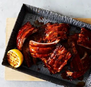 Beer glazed barbecue ribs