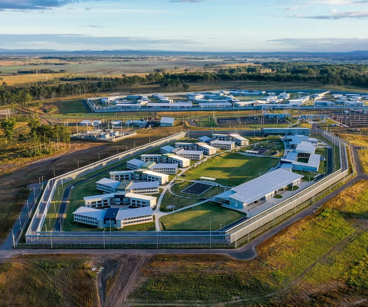 Image of a prison from above.