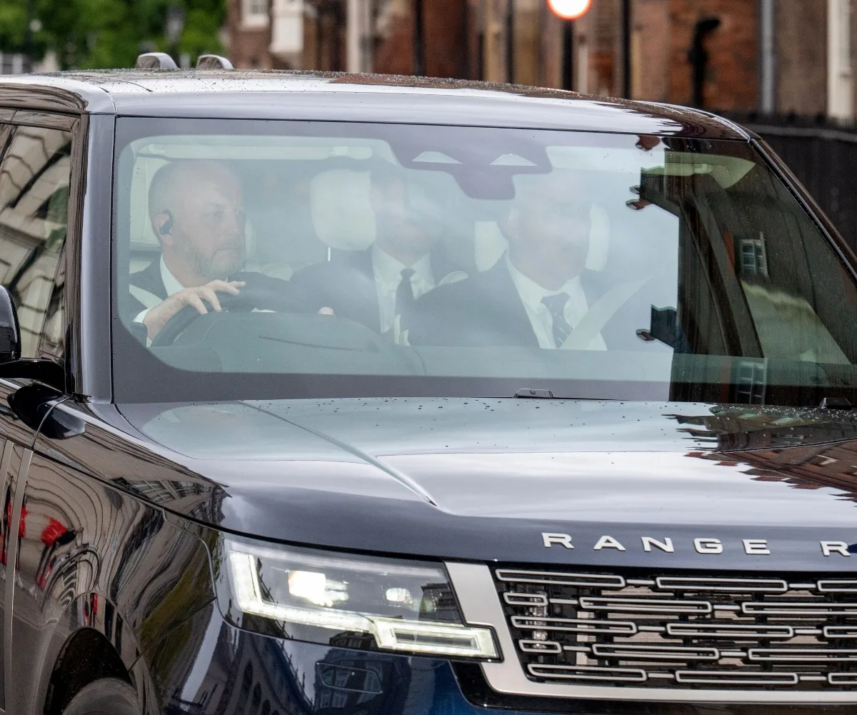 Ready to make peace: Prince Harry arrived by Range Rover at 5.2opm on Wednesday. (Image: Getty)