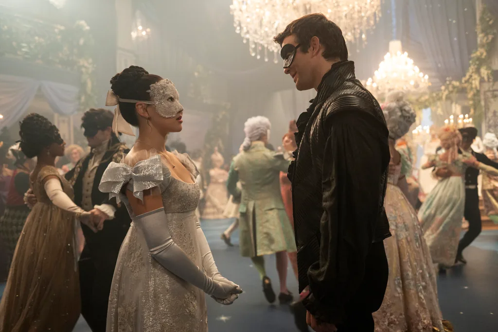 Yerin Ha and Luke Thompson as Sophie Baek and Benedict Bridgerton Season 4.