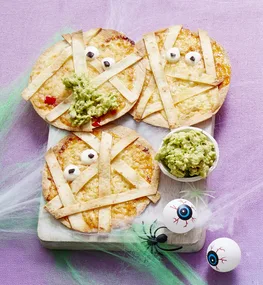 Halloween pizza mummies