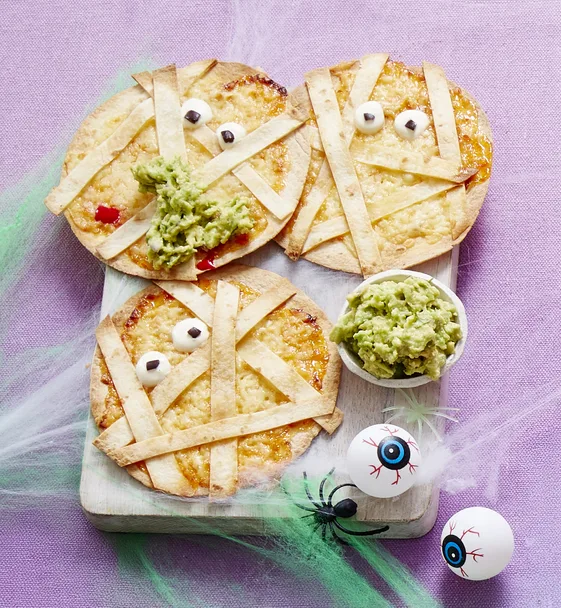 Halloween pizza mummies