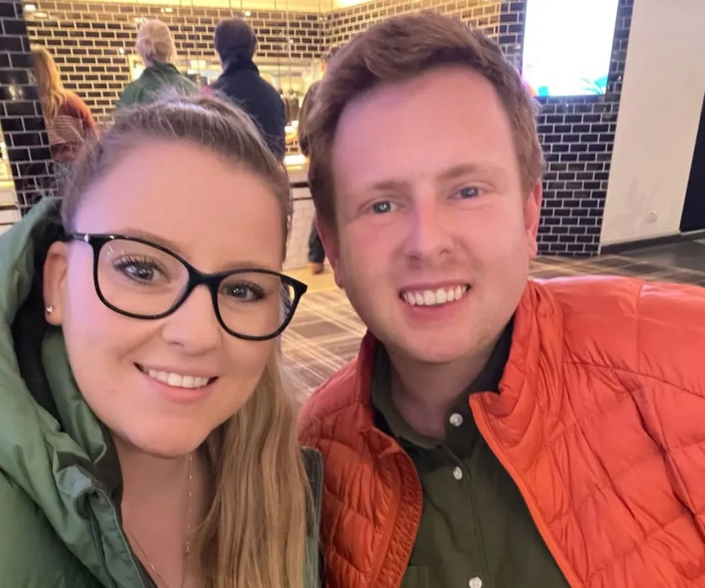 Travel Guides’ Jono Fren and wife Dani are expecting their first child