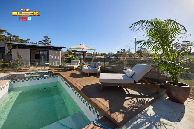 WK 11 Backyard & Pool - H2 Han and Can