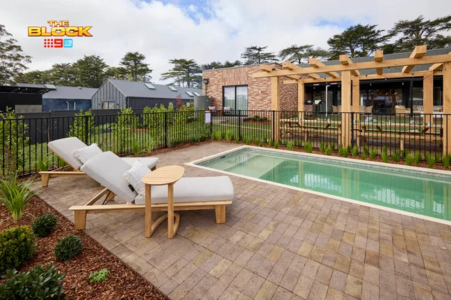 WK 11 Backyard & Pool - H4 Sonny and Alicia