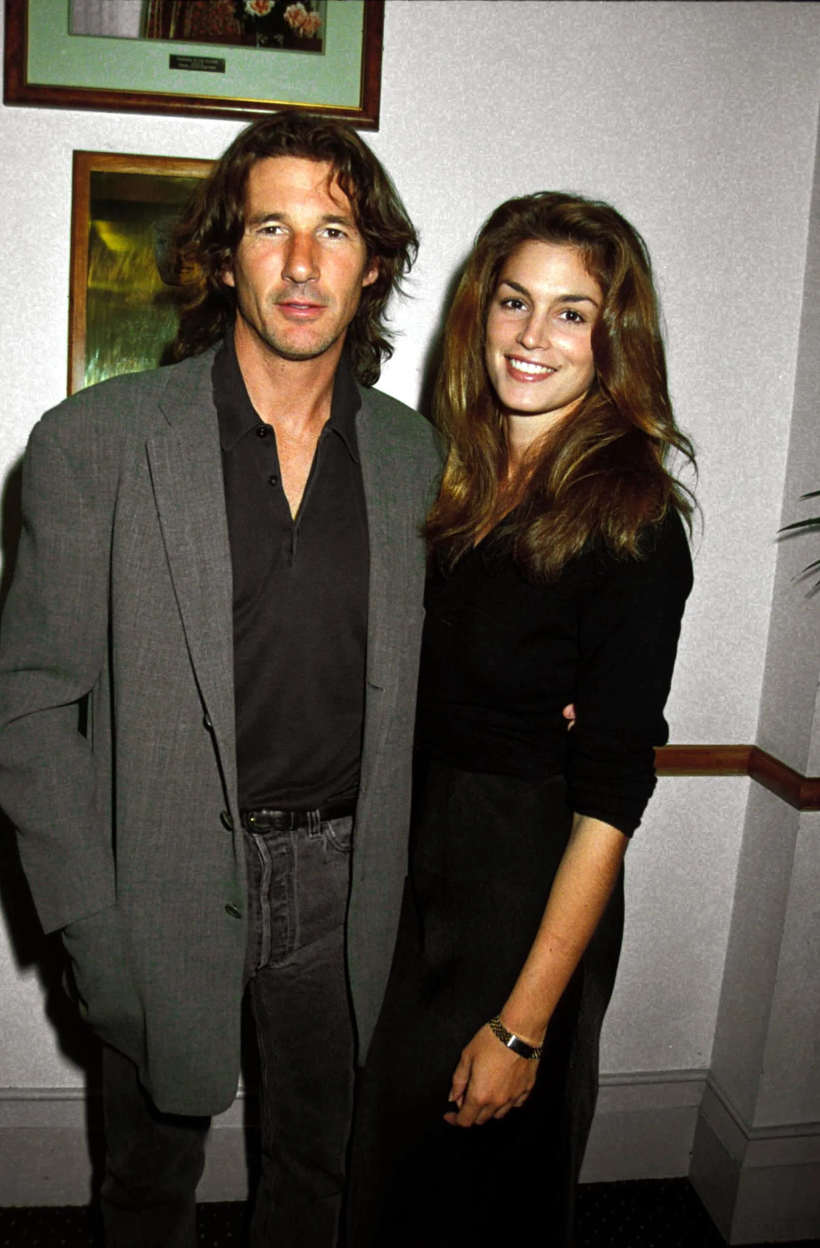 Richard Gere (L) and Cindy Crawford attend the "Mr Jones" Premiere in September 1994 in London, England. 