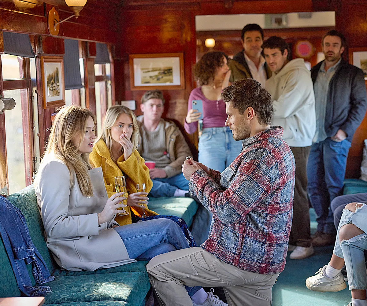 Jo is surprised when Eddie proposes to her. 