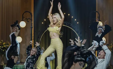 The star-studded cast of Palm Royale discuss friendship and fresh starts