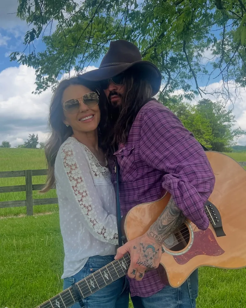 Elizabeth Hurley and Billy Ray Cyrus