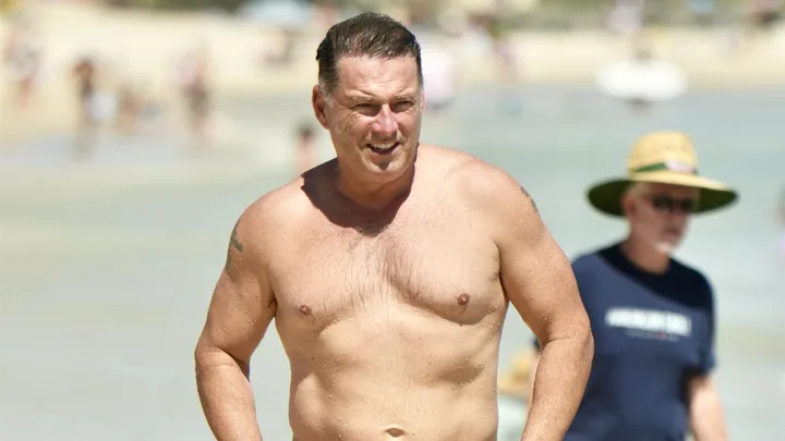 Shirtless Karl Stefanovic shows off weight loss a year after ‘dad bod’ confession