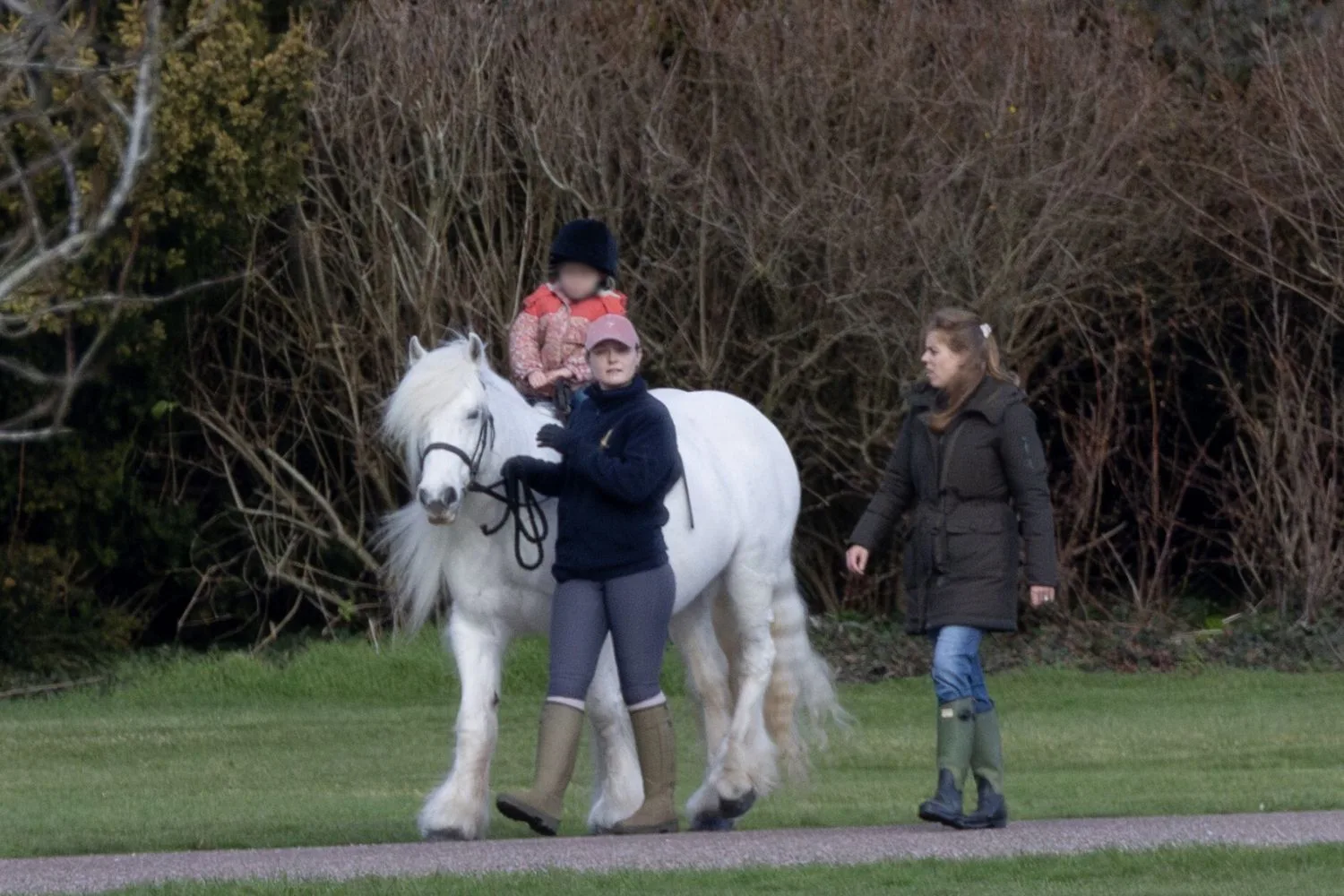 Princess Beatrice and her daughter Sienna on a pony